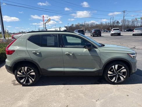 Used 2025 Volvo XC40 B5 Ultra w/ Protection Package Premier image 5