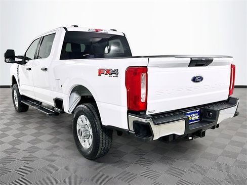 Certified 2024 Ford F250 XLT w/ FX4 Off-Road Package image 5