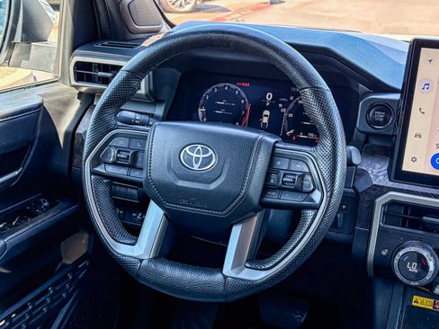 Used 2024 Toyota Tacoma Limited w/ Limited Package (LT) image 14