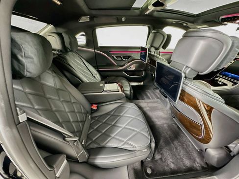 Certified 2024 Mercedes-Benz Maybach S 680 4MATIC image 31