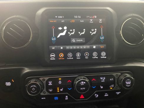 Used 2023 Jeep Wrangler Unlimited Sahara AWD/4WD image 13