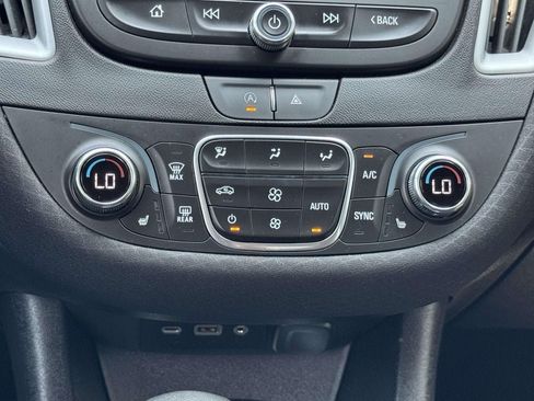 Used 2024 Chevrolet Malibu LT FWD image 5