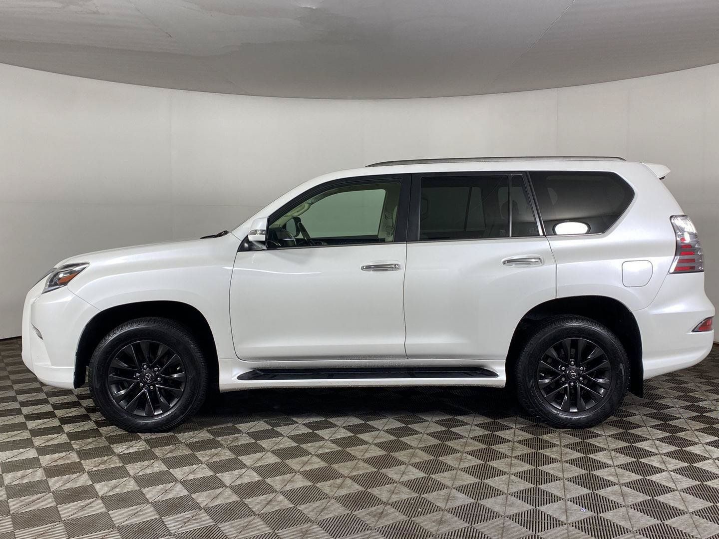 Used 2020 Lexus GX 460 Premium w/ Premium Package AWD/4WD image 31