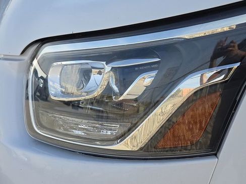 Used 2023 Ford Transit 350 XLT image 8