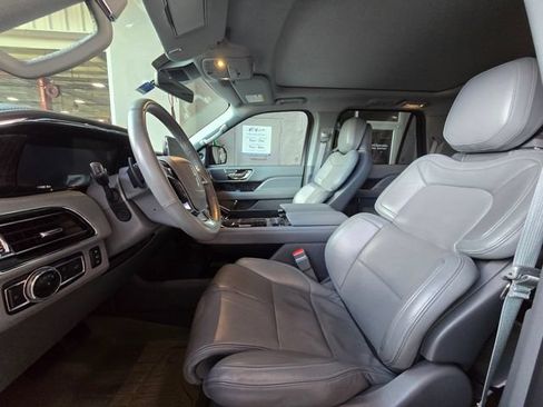 Used 2021 Lincoln Navigator Reserve AWD/4WD image 5