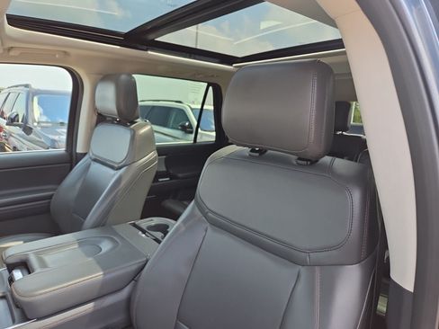 Certified 2025 Ford Expedition Active AWD/4WD image 25