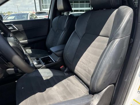 Used 2023 Mitsubishi Outlander SE AWD/4WD image 15