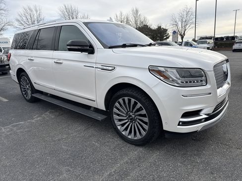 Used 2019 Lincoln Navigator L Reserve image 2