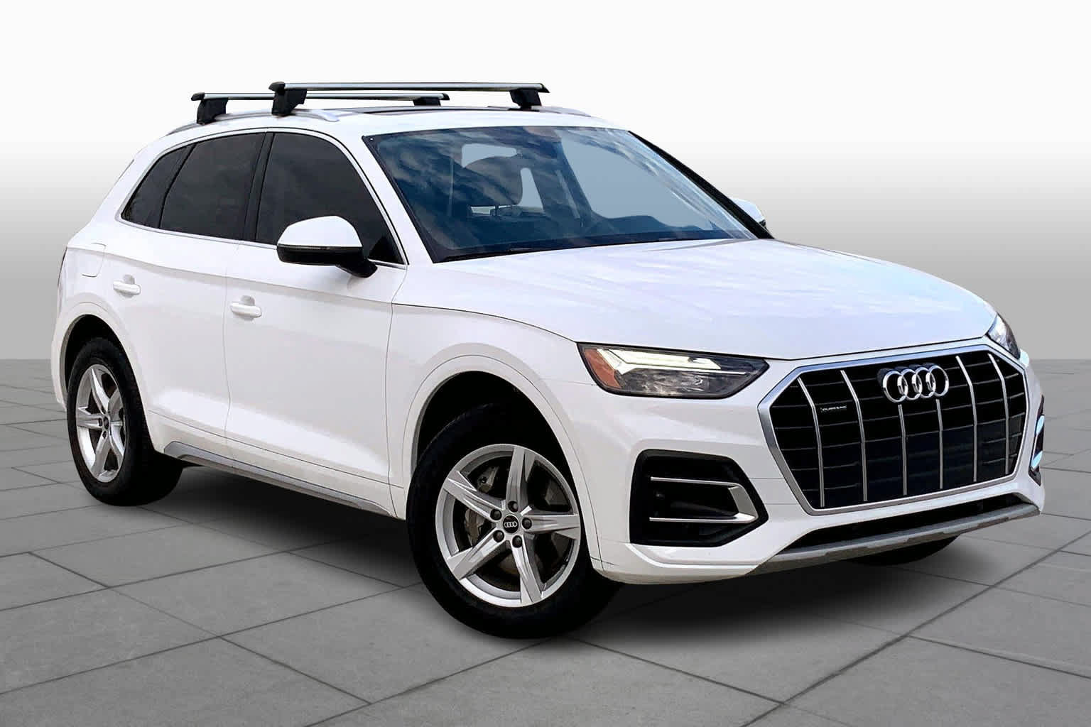 Used 2021 Audi Q5 2.0T Premium w/ Convenience Package AWD/4WD image 3