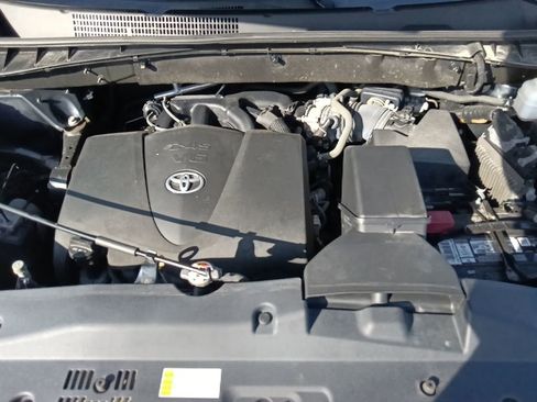 Used 2019 Toyota Highlander XLE AWD/4WD image 37
