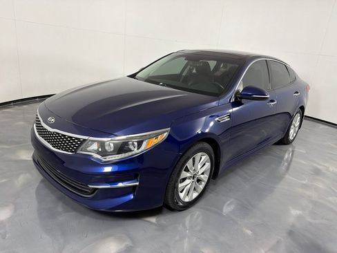 Used 2017 Kia Optima EX w/ Premium Package FWD image 9