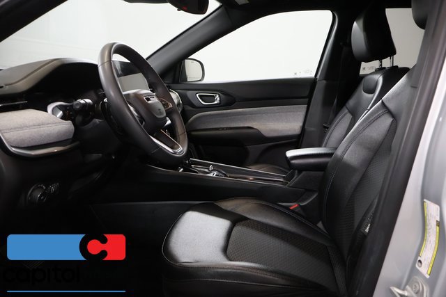 Used 2024 Jeep Compass Latitude AWD/4WD image 11