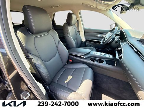 Used 2025 Genesis GV70 2.5T AWD/4WD image 15
