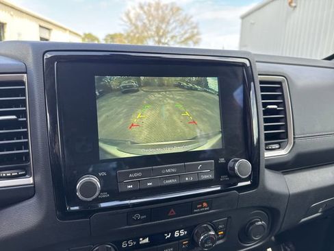 Used 2024 Nissan Frontier SV w/ SV Convenience Package image 21