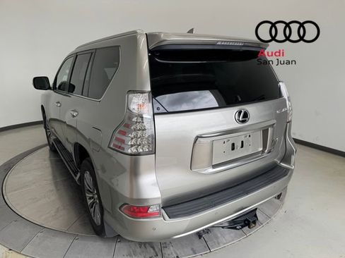 Used 2020 Lexus GX 460 Luxury w/ Accessory Package AWD/4WD image 33