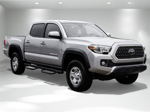 Used 2019 Toyota Tacoma TRD Off-Road image 5