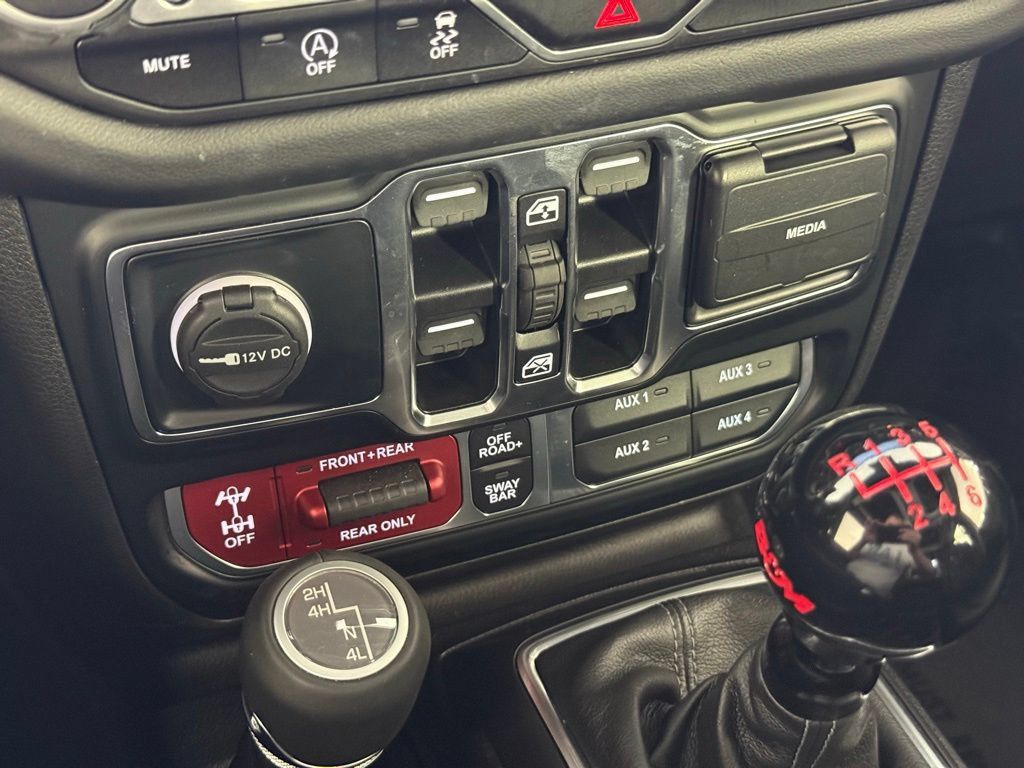 Used 2024 Jeep Wrangler Unlimited Rubicon AWD/4WD image 27