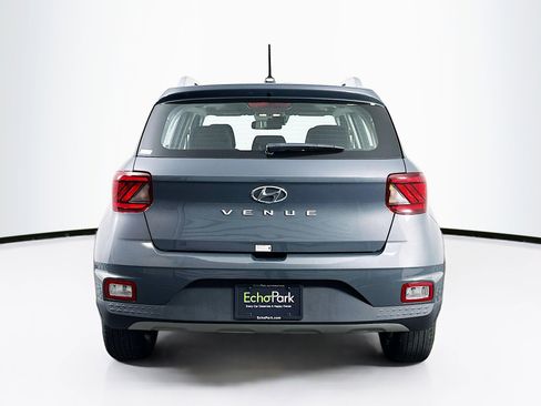 Used 2025 Hyundai Venue SEL image 7