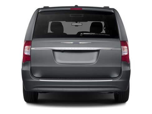 Used 2014 Chrysler Town & Country Touring-L w/ Driver Convenience Group FWD image 9