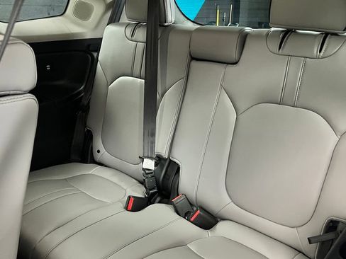 Used 2025 Honda Pilot Elite image 20