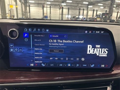 Used 2024 Chevrolet Traverse Z71 image 30