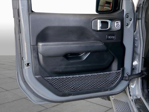 Used 2020 Jeep Wrangler Unlimited Sahara AWD/4WD image 22