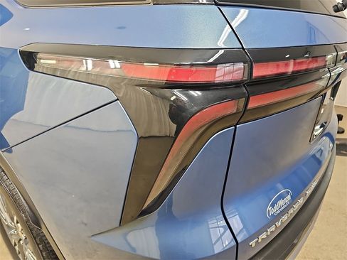 Certified 2024 Chevrolet Traverse LT image 40