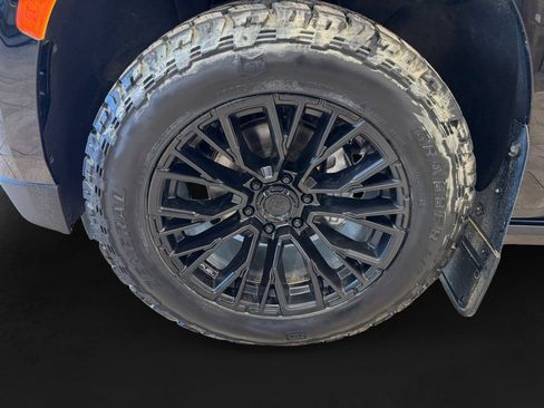 Used 2022 Chevrolet Tahoe High Country image 9