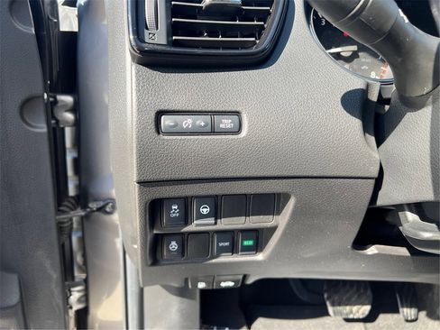 Used 2020 Nissan Rogue Sport SV w/ Technology Package image 18