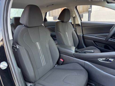 Used 2023 Hyundai Elantra SEL w/ Cargo Package FWD image 31