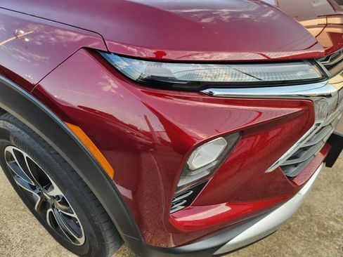 Used 2025 Chevrolet TrailBlazer LT w/ Driver Confidence Package FWD image 6
