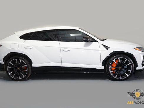 Used 2021 Lamborghini Urus image 3