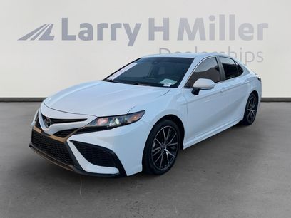 Used 2022 Toyota Camry SE w/ Carpet Mat Package (TMS)