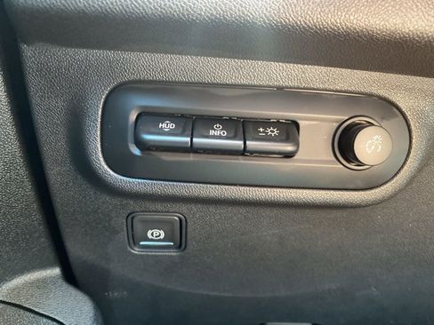 Used 2023 GMC Terrain Denali image 23