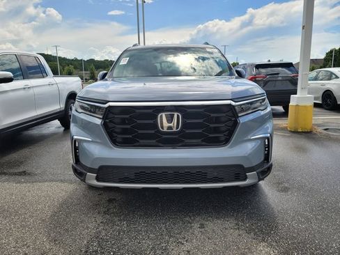Used 2025 Honda Pilot Elite image 2