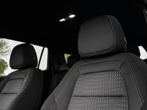 New 2026 Chevrolet Equinox LT w/ Safety and Technology Package AWD/4WD image 18
