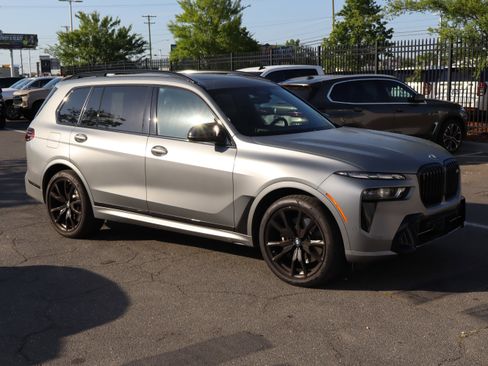 Used 2025 BMW X7 M60i AWD/4WD image 2