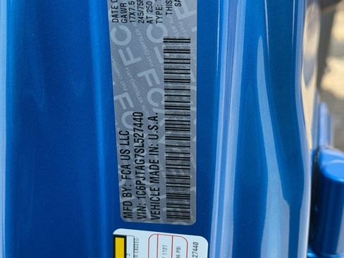 New 2025 Jeep Gladiator Sport image 21