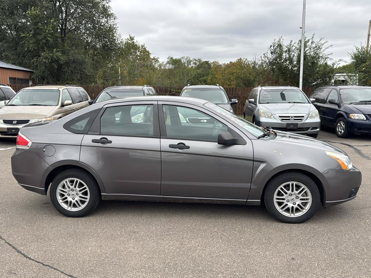 Used 2011 Ford Focus SE FWD image 4