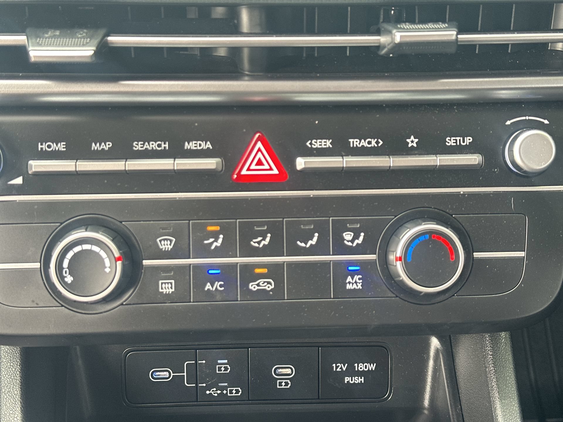 Used 2025 Hyundai Tucson SE FWD image 28