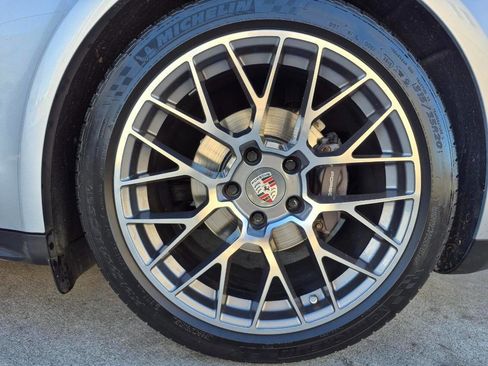 Used 2017 Porsche Panamera 4 image 43