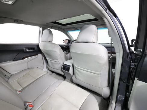 Used 2014 Toyota Camry XLE w/ Leather Package FWD image 19