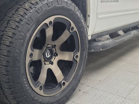 Used 2017 Chevrolet Silverado 1500 LT w/ All Star Edition AWD/4WD image 31
