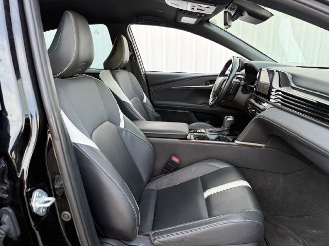Used 2025 Toyota Camry SE w/ Convenience Package FWD image 31