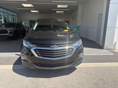 Used 2018 Chevrolet Equinox LT FWD image 2