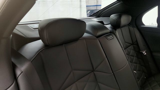Used 2025 BMW 740i RWD image 38