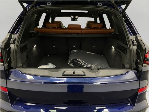 New 2026 BMW X5 M60i image 6