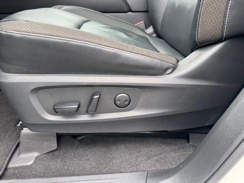 Certified 2022 Nissan Pathfinder SL w/ SL Premium Package FWD image 17