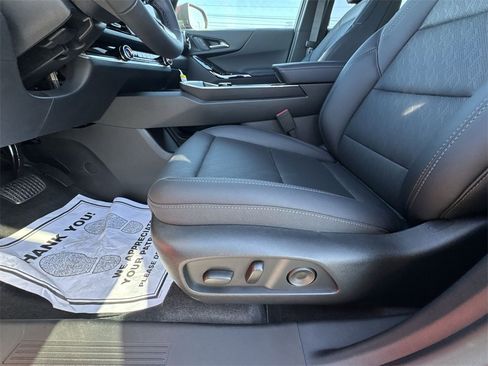 New 2026 Chevrolet Equinox LT w/ Convenience Package II image 12