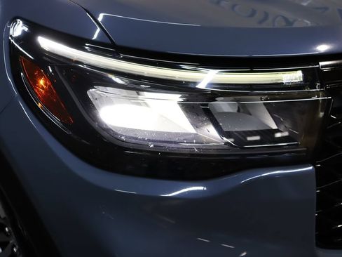 Used 2025 Ford Explorer ST-Line RWD image 11